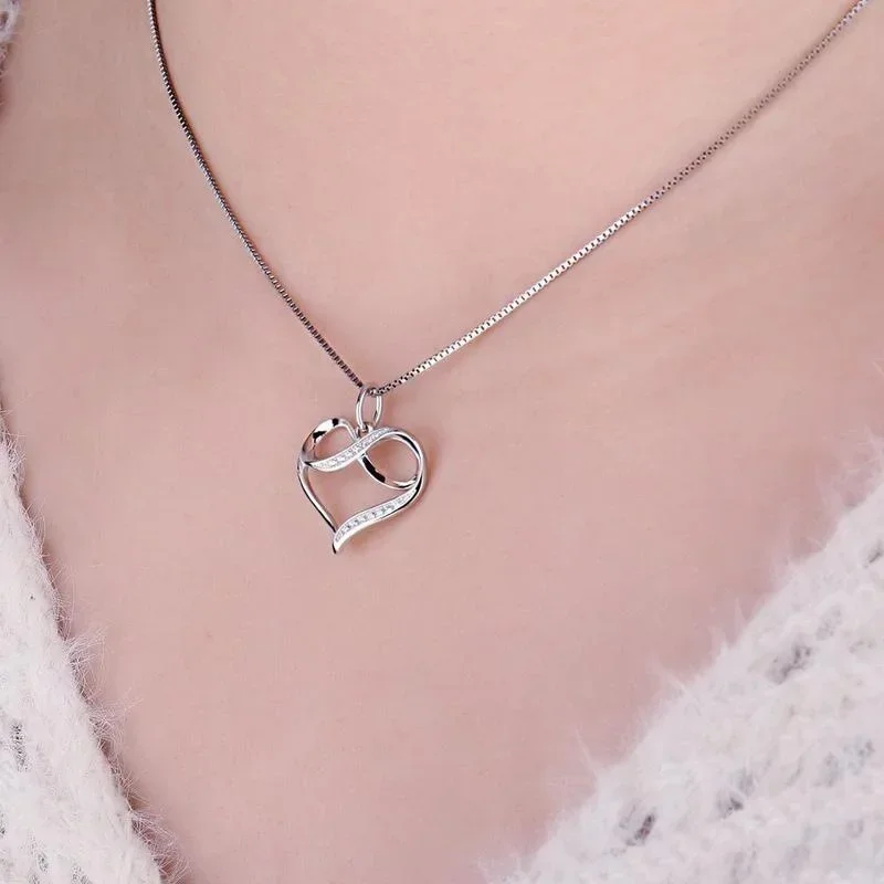 Women'S Day Fashion Show - Stainless Steel Jewelry on The Neck