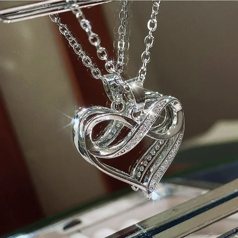 Stainless Steel Jewelry on The - огляд і ціна Women'S Day Fashion Show