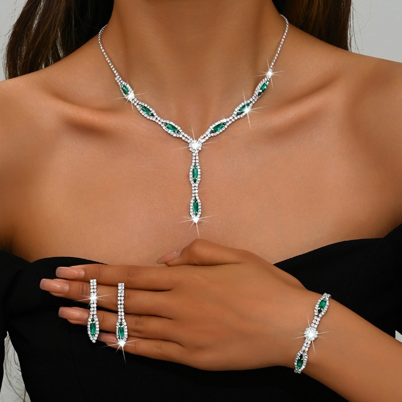 Earrings Necklace Bracelets Wo - огляд і ціна Women'S Day Fashion Show