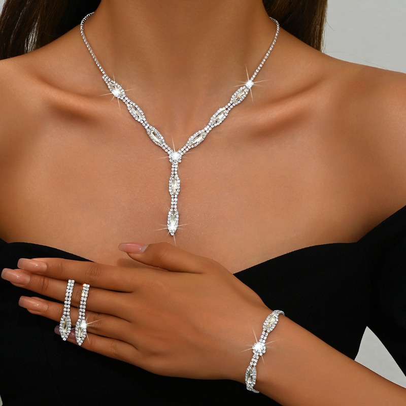 Earrings Necklace Bracelets Wo - огляд і ціна Women'S Day Fashion Show