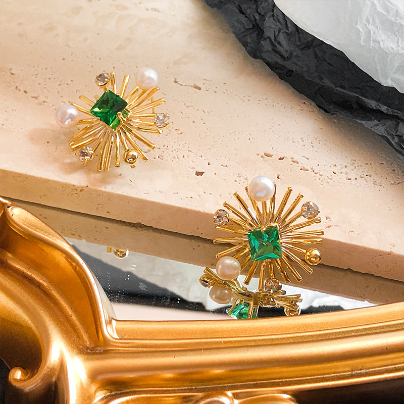 Sunflower Crystal Stud Earring - огляд і ціна Women Fashion Nz
