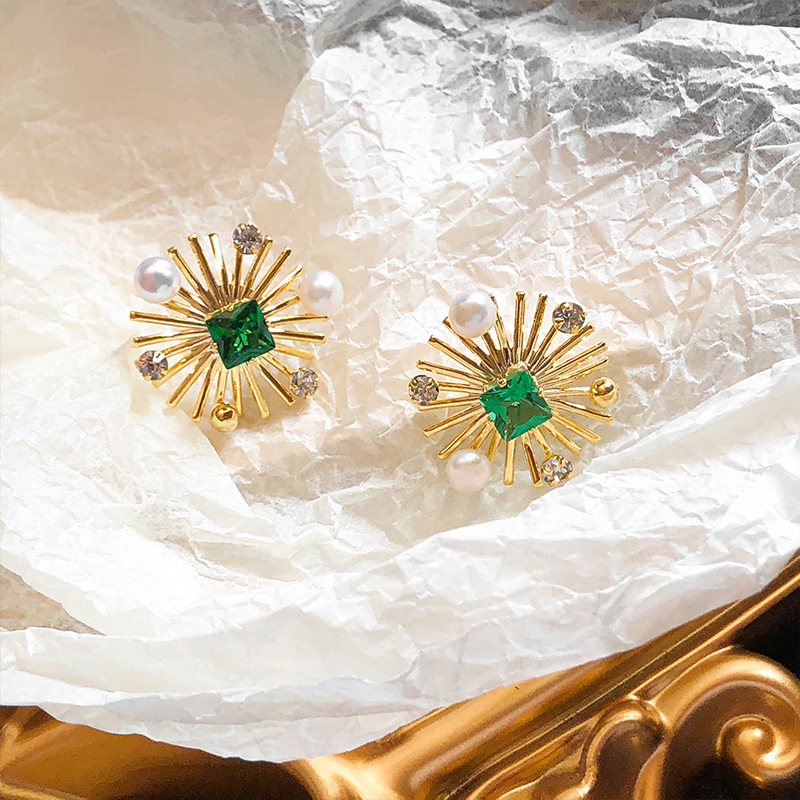 Sunflower Crystal Stud Earring - огляд і ціна Women Fashion Nz